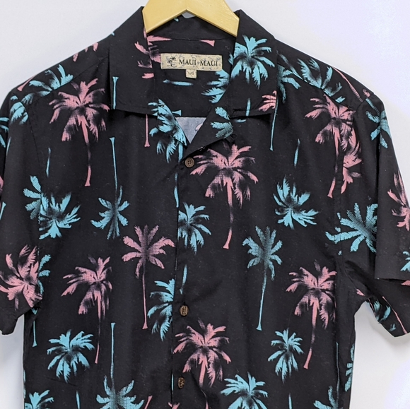 Maui Maui Hawaiian Palm Pattern Button Down Shirt, Large - Picture 9 of 11